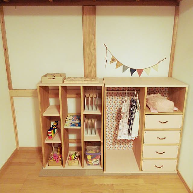 Lounge,セリア♡,ある物活かし,RC山口♡,あまりの木材でDIY,中古住宅,古い家,ナチュラルが好き♡,レトロにしたい,なちゅらるが好き★,中古住宅でも諦めない,教科書収納棚,ハンガーラックDIY,無印良品,押し入れこどもスペース,もとは押し入れ,身支度コーナー,身支度スペース miwaの部屋
