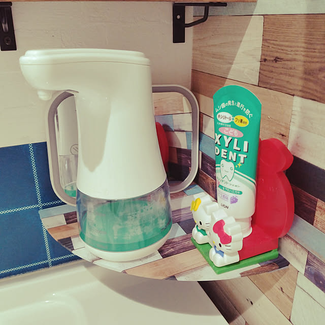 On Walls,いいね！ありがとうございます♪,お気軽にフォローしてください¨̮♡,浮かす収納,DAISO200円商品,DIY,ダイソー,DAISO♥,DAISOseria大好き☆(^^)☆,ハンドソープディスペンサー,洗面台がフラットになりました kashiyamasumiの部屋