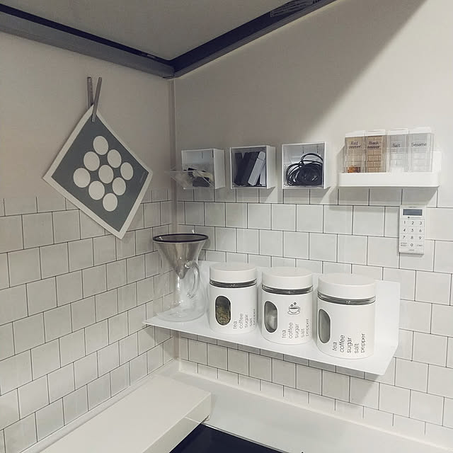 Kitchen,マンション暮らし,子供のいる暮らし,ニトリ,ホワイトインテリア,すっきり暮らしたい,モノトーン,マグネットスイングケース,キャンドゥ,towerシリーズ,キャニスター,キッチン小物収納,カフェコーナー,パペリナ,調味料ラック,セリア,リメイクシート,油はね防止シート,輪ゴム収納,袋止めクリップ,買って良かったもの Sakuraの部屋