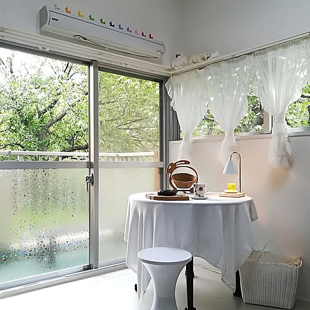 Lounge,湿気対策,結露防止シート,ガラスフィルム,目隠し,紫外線,UVカット,飛散防止,目隠しシート,結露対策,キャンドルウォーマー,スツール,マリメッコ,バスケット,アニマル,窓,窓辺,バンブーバスケット,フルーツバスケット,ウサギ型,カフェタイム,ラビットバスケット,丸テーブル,ホシ姫サマ w+の部屋