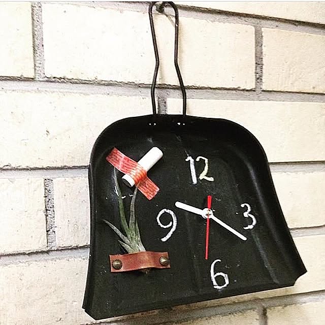 On Walls,革,エアープランツ,黒板塗料,時計リメイク,時計,セリアリメイク,セリア,ダイソーリメイク,ダイソー,10分でできる,DIY,ハンドメイド,ナチュラル,ナチュラルインテリア mamiの部屋