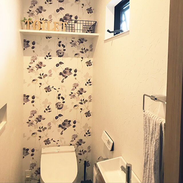 Bathroom,トイレ,3Coins,100均,花柄壁紙 hの部屋