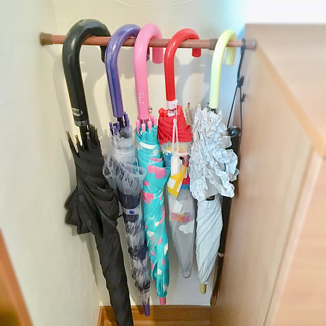 空中収納,突っ張り棒,傘立て処分,傘収納,Entrance nekomusumeの部屋