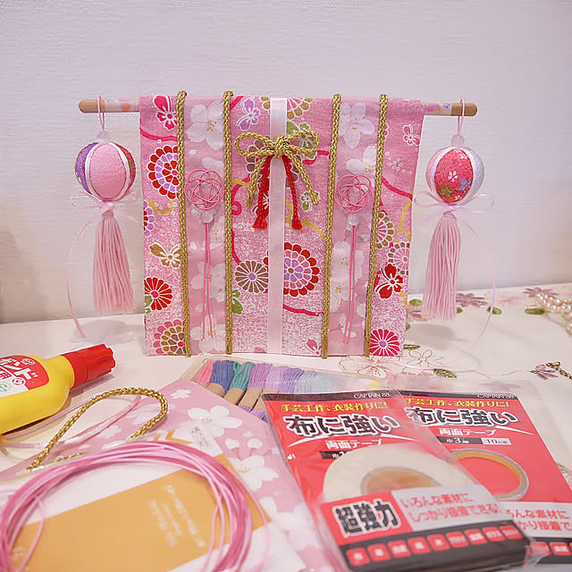 几帳と吊るし飾り♫,両面テープ,ハンドメイド,お雛様を作りたい,手作り,ひな祭り,癒しの空間,ねこのいる暮らし,雑貨を楽しむ,みて頂き有難うございます(^^),ダイソー,猫のお雛様,おうち時間,My Shelf,100均,自己流の几帳も作ろう♫,ぼんぼり代わりの吊るし飾り☆ pinaminの部屋