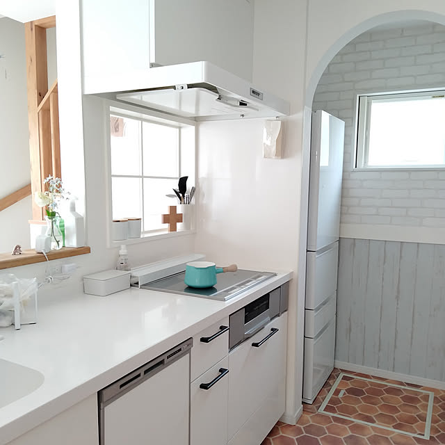Kitchen,すっきり暮らす,暮らしを整える,夏,シンプルホーム,シンプルな暮らし,掃除しやすい家,シンプル,ナチュラル,暮らしを楽しむ,ホワイトインテリア,造作,余白,余白のある暮らし,ものの少ない暮らし,北欧,生活,カウンターキッチン,リセット,ホワイトキッチン,節約,節約術,朝のルーティン,ルーティン s.houseの部屋