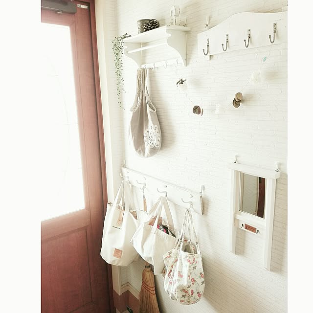 Entrance,山善収納部,Yukoさんの作品,いいね&フォローありがとうございます☆,インスタ→monet_story,ナチュラルフレンチ,ホワイトナチュラル,RC愛知,RC東海支部,ホワイトインテリア,隠す派,隠す収納,セリア,シェルフ,フック,壁面収納,狭い玄関,ホームステッドのシェルフは白く塗ってます monetの部屋