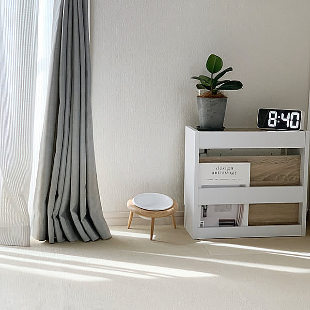 IKEA,フードボウル,ルーター収納,収納スペース,観葉植物のある暮らし,ig→_____hla.18,シンプルに憧れる,建売住宅,シンプルナチュラル,洋書ディスプレイ,いつも皆さんありがとうございます♡,コメントお気遣いなくです❤︎,シンプルな暮らし,北欧ナチュラル,ベージュが好き♡,海外インテリアに憧れる,韓国インテリア風,買ってよかった,Lounge mimiの部屋