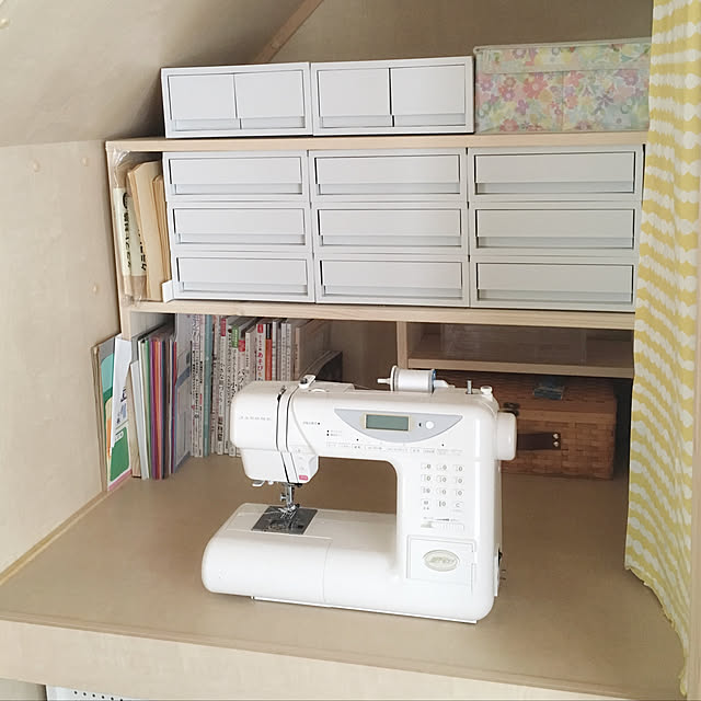 My Desk,DIY,日曜大工,押入れ改造,断捨離中,子どもと暮らす,押入れアトリエ,パパに感謝♡,パパ工務店,押入れDIY,作業スペース,倒れるかと思った…,棚 DIY,無印 ポリプロピレン,整理整頓 Michiの部屋