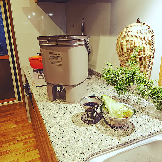 Kitchen,キッチン,コンポスト,堆肥つくり,家庭菜園,SWH,ハーブのある暮らし,食べられる庭,スウェーデンハウスの暮らし,植物のある暮らし botanの部屋