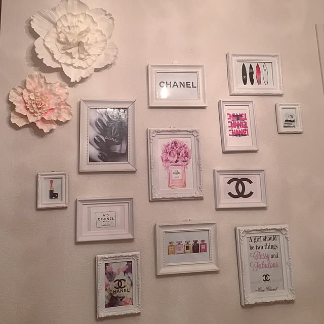 On Walls,CHANEL絵画,CHANEL,アート,自分らしく,Francfranc,ホワイトインテリア,ニトリ,IKEA,雑貨,癒しの空間,へたくそですが,一人暮らし,パロディ,絵画,ウォールフラワー,ダイソー,3Coins Akiの部屋