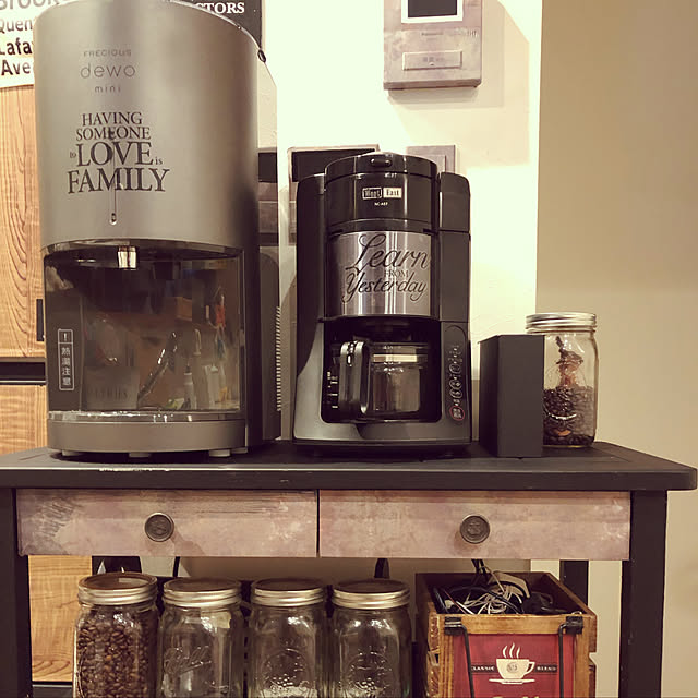 Kitchen,ペンキ塗りました,ウォールステッカー,コーヒーメーカーパナソニック,ウォーターサーバーリメイク,ウォーターサーバー,カフェコーナーdiy,カフェ風,男前 Akiの部屋