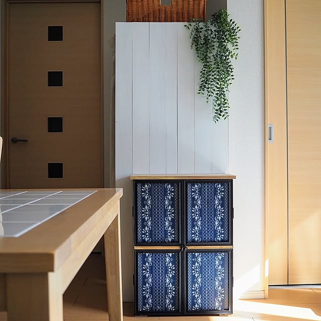 Entrance,有孔ボード,パンチングボード,板壁風,マスキングテープ,収納棚DIY,除湿機収納,フェイクグリーン,裏はコート類の収納場所,カンペハピオ,マットペイント　ホワイト,MAGIQ(東京堂),ニトムズマスキングテープ toukoの部屋