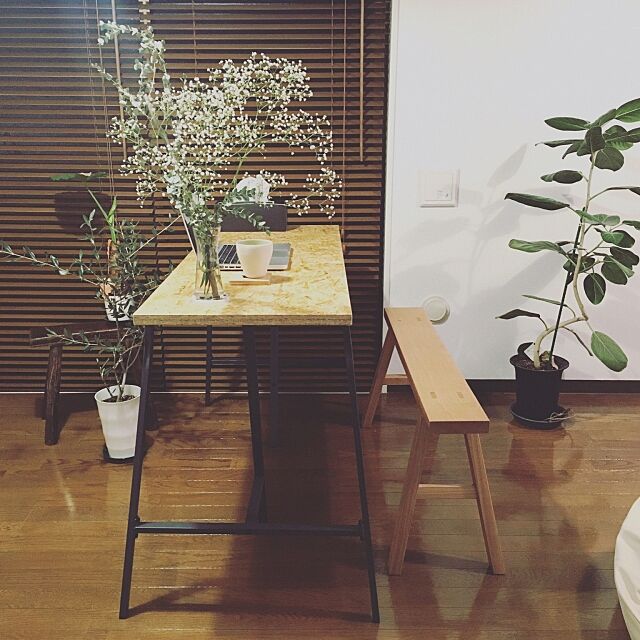 My Desk,DIY,IKEA,観葉植物,無印良品,無印良品 ベンチ,フィカスベンガレンシス,かすみ草,OSB合板,木製ブラインド nanaの部屋