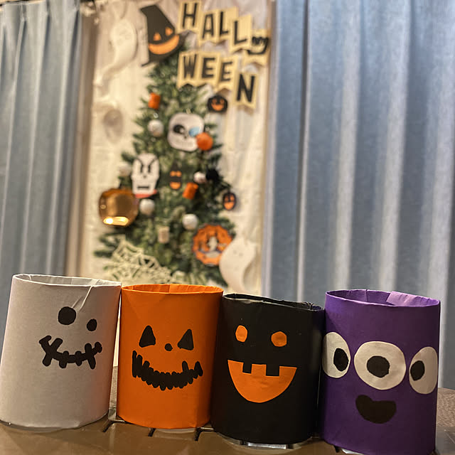 折り紙,園児の作品かよ,ハロウィン,オバケ,カボチャ,手作り,子どもと暮らす,画用紙ちょきちょき,ダイソー,フォトブースを作ろう,ハロウィンツリーに初挑戦,タペストリー,百均,トイレットペーパーの芯,ハロウィンツリー,セリア,My Desk komaの部屋