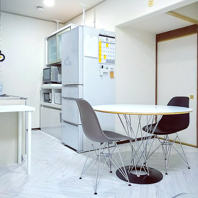 Kitchen,アイアン素材,賃貸,収納,築30年,サウスオレンジ,ダイニングテーブル,シンプル,ニトリ,キッチンボード,キッチン収納,冷蔵庫横,リプロダクト,イームズチェア,サイクロンテーブル,tower,山崎実業 LUMIXの部屋