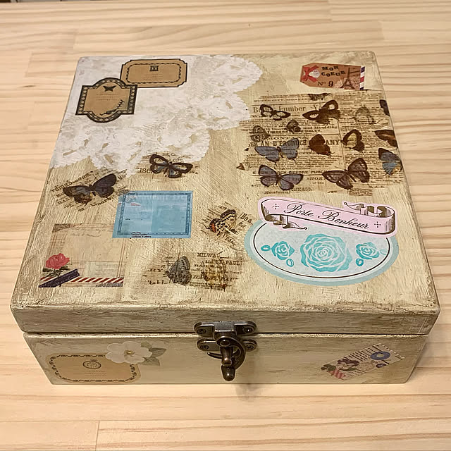 ハンコ収納,消しゴムはんこ,デコパージュ,アンティーク風雑貨,再利用,シャビーシックに憧れて,ミルクペイント,かわいいもの,ガーリーインテリア,DIY,アンティーク風,ハンドメイド,My Desk,箱リメイク,箱 umeshiba_376の部屋