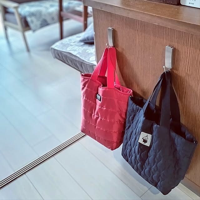 エコバッグ,トートバッグ,通り道,便利,コマンドフック,キッチン玄関/入り口,吊り下げ収納,3M,マンション暮らし,出入り口,リビング玄関/入り口,買い物バッグ,思い出写真あり,4枚目、思い出写真,娘の側彎症,段差のところ,キッチンカウンター,カウンター横,リトルミー,カルディ,天然末娘のはなし,リビング mi-saの部屋