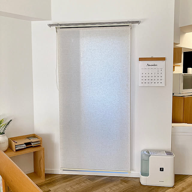 On Walls,ルームクリップの出会いに感謝✨,ロールスクリーン カーテンレール取付,ロールスクリーン ニトリ,ロールスクリーン,無印良品,ニトリ,ナチュラルインテリア,賃貸インテリア,シンプルインテリア,すっきり暮らしたい,リノベーション賃貸,賃貸でも楽しく Hiraの部屋