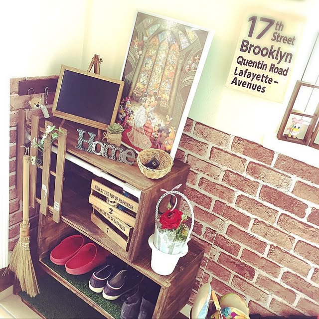 Entrance,木箱,癒しの空間,靴箱 DIY,リメイクシート レンガ,DIY,セリア,雑貨,カフェ風,100均,アンティーク miyuの部屋