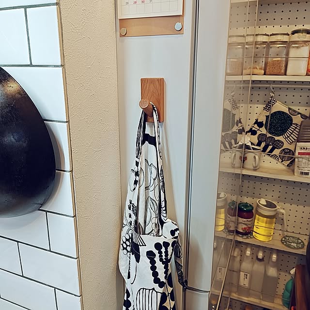 Kitchen,フック,無印良品 壁に付けられる家具,ダイソー,ダイソーマグネット,マリメッコエプロン,マリメッコ haruの部屋