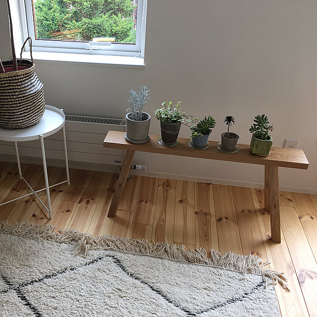 無垢の家具が好き,ベニワレン,無印スツール,無印良品,グリーン増やしたい♪,IKEA,多肉植物,北欧インテリア,無垢の床,アイビー,北欧ナチュラル,Lounge uoの部屋