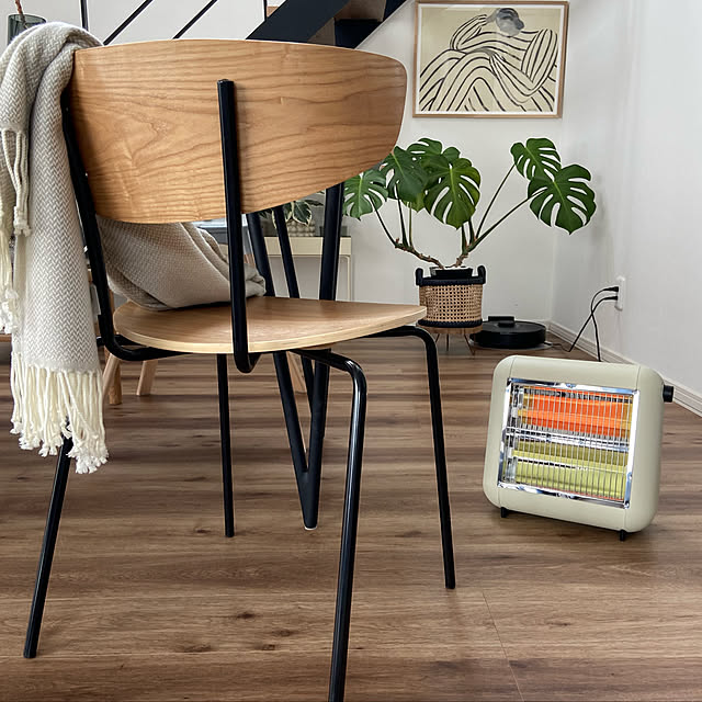 遠赤外線電気ストーブ,UNLIMIT,買ってよかったもの,海外インテリアに憧れる,hmhome,LIXIL,Sofia Lind,LIXIL ラシッサDフロア,モノトーン,ファームリビング風,子どもと暮らす,観葉植物のある暮らし,New chair,好きなものに囲まれて暮らす,海外インテリア,RoomClip運営チームの皆様に感謝♡,RoomClipショッピング,On Walls kahomeの部屋