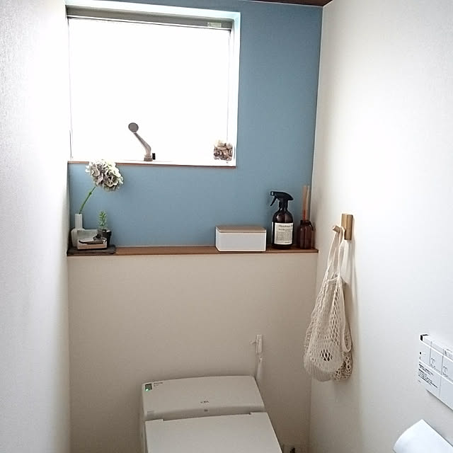 Bathroom,トイレ,無印良品,100均,セリア,ニトリ,紫陽花,フラワーベース,マーチソンヒューム,ウェットシートケース,ネットバッグ,トイレットペーパー収納,アロマディフューザー,壁に付けられる家具,吊り下げ収納,リメイクシート,ブルーグレーの壁,ブルーグレー,無印良品 壁に付けられる家具,収納 yukoの部屋