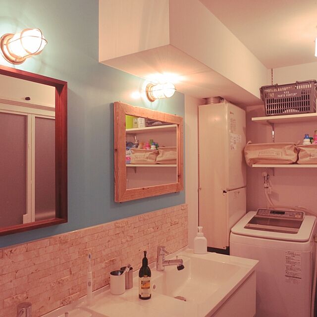 Bathroom,船舶ライト,足場板ミラー,タイル,洗面所,セルフリノベーション saikoroの部屋
