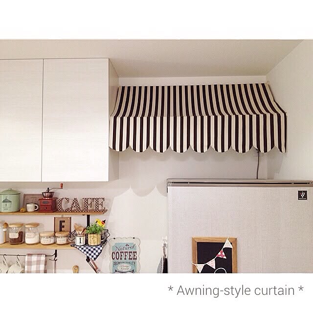 Kitchen,冷蔵庫リメイク,ストライプ,オーニング風,ウォールシェルフ,ニトリ,ダイソー,salut!,セリア,つっぱり棒 makochi.mの部屋