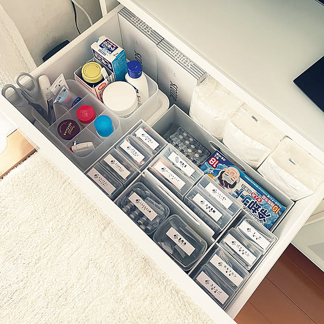 Lounge,無印良品,使う頻度が高い物は取り出しやすい所へ,住所決め,ラベリング,半透明ケース,消耗品入ったら楽,百均の糸楊枝ケース,百均の綿棒ケース,わかりやすく,スッキリ,シンデレラフィット♡,薬収納,引き出し収納 kawauso15の部屋