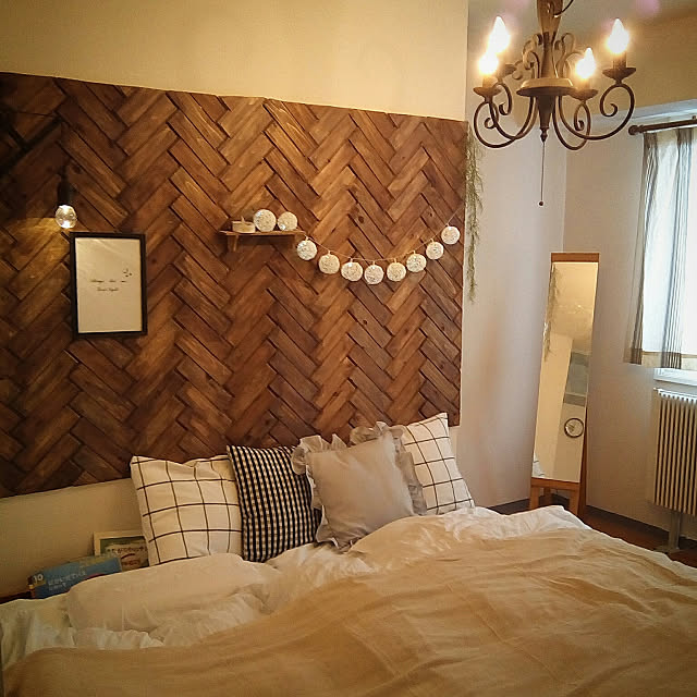 Bedroom,いいね、フォローありがとうございます♪,手作りクッションカバー,DIY,シャンデリア,アンティーク風,ウッドタイル,手作りライト,手作りベッド,200×200,内装材大問屋,RUSTY CHANDELIER,自作ポスター,100いいね！ありがとうございます♪ Reinaの部屋