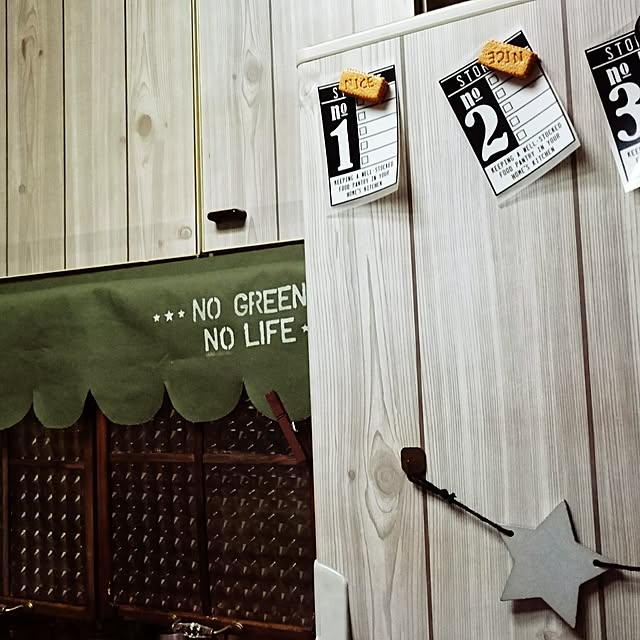 Kitchen,NO GREEN NO LIFE,ナチュラルキッチン,セリア,100均リメイク,DIY初心者,フォトフレーム窓枠風,フェイクフラワー,100均DIY,植物が好き,オーニング風,押し逃げばかりでごめんなさい,ステンシル初心者 kotorinの部屋
