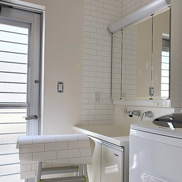 Bathroom,タイル調壁紙,洗濯機まわりの収納,DIY棚,洗面所DIY,ディアウォール,はがせる壁紙シール,RoomClipショッピング,この秋、買ってよかったもの Miiの部屋