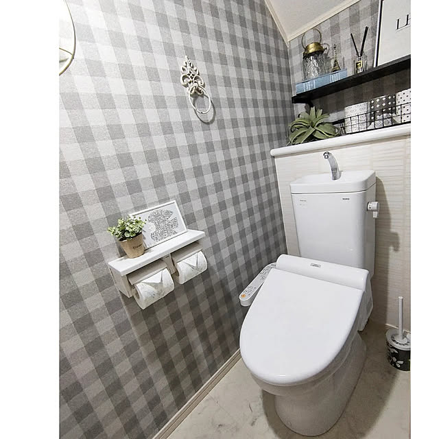 Bathroom,トイレのインテリア,マットレス,床をフラットに,掃除がらくに,時短家事,らく家事,花瓶,Sawaday香るStick,モノトーン,北欧,ナチュラル,壁紙DIY,丸富製紙トイレットペーパー,香りのある暮らし,DIYのある暮らし,トイレットペーパーホルダー,ハンドメイド,ポスターのある暮らし,かご収納,ジャスミンの香り,丁寧に暮らしたい,インスタ22yukki,皆さんに感謝です(*˙˘˙*)ஐ,いつも見て下さってありがとうございます YUKKIの部屋