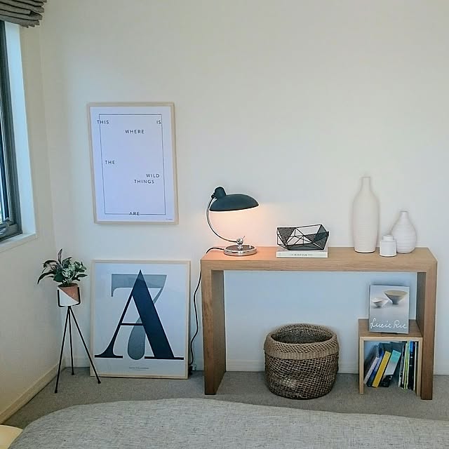 On Walls,定点観測,無印良品,コノ字家具,コンソールテーブル,壁面ディスプレイ,ポスター,Fritz Hansen,フリッツハンセン,カイザーイデル,スローハウス J.Kの部屋