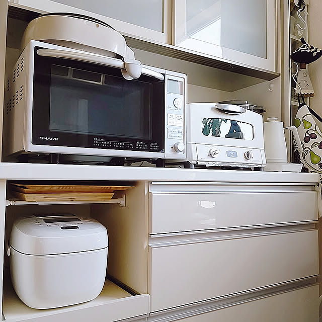 Kitchen,隙間収納,狭小3階建,狭小住宅,普通の家,カップボード,トレー収納,突っ張り棒,北欧インテリア,ホワイト化計画,シャープ電子レンジ,アラジントースター,山善温調ケトル,Panasonic炊飯器,電気グリル鍋,ナチュラルインテリア,コロナが早く終息しますように,おうち時間 masumiの部屋
