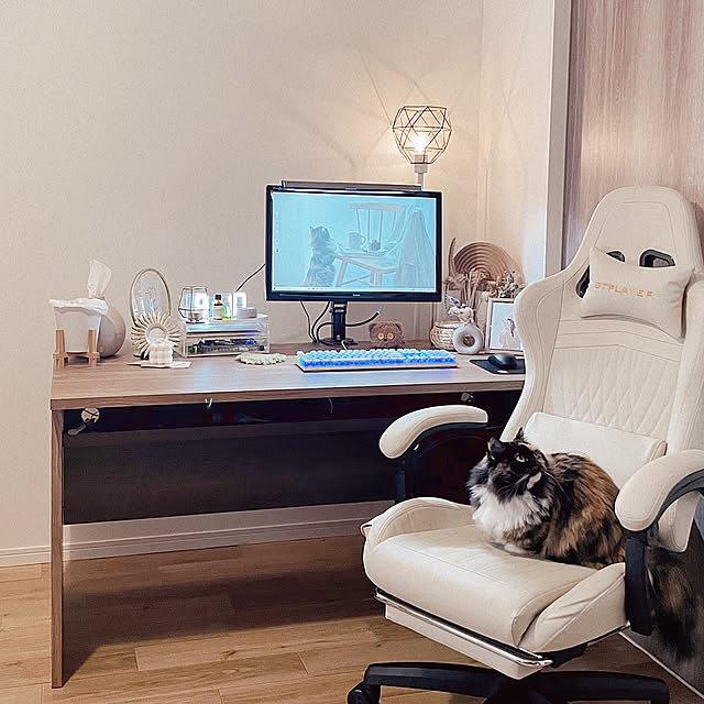 「機能性も可愛らしさもとれる、ホワイト系のゲーミングチェア」 by kyoro_homeさん