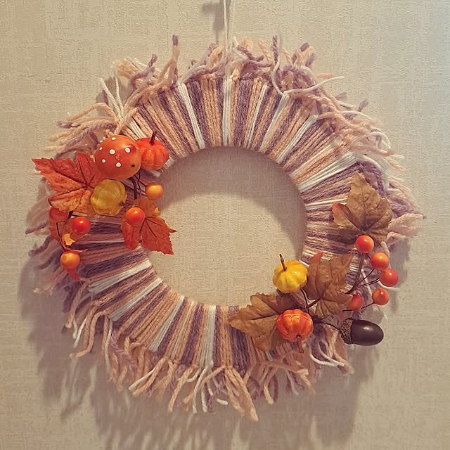 On Walls,趣味時間,100均アイテム,100均,ディスプレイ,100均リメイク,簡単DIY,100均DIY,ハロウィン,セリア,seria,アレンジメントピック,手作り,手作り雑貨,手作りが好き,手作りリース,リース,リース 手作り,リース ハンドメイド,毛糸を使ったDIYアイデア,失敗作,ハンドメイドリース sakura_3の部屋