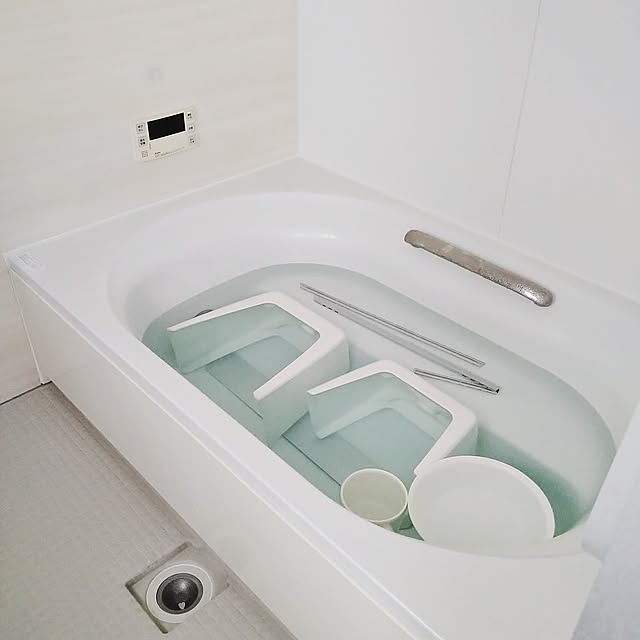 Bathroom,わが家の夏のキロク,ニトリ,無印良品,風呂椅子,洗面器,オキシクリーン,オキシ漬け,リクシル,LIXIL,排水口カバー撤去,浴槽,夏,掃除 yukoの部屋