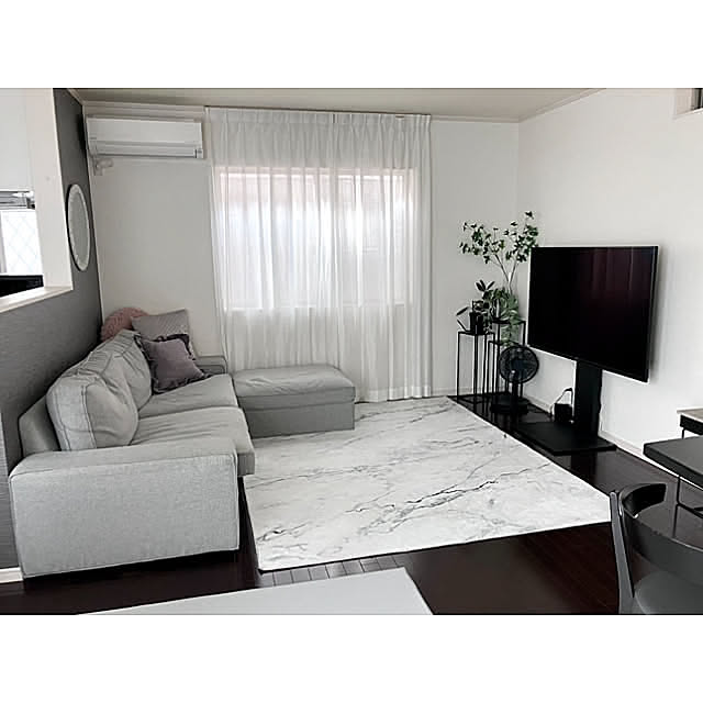 Lounge,IKEA KIVIK,一番好きな場所,シンプル,モノトーン,シンプルモダン,ホテルライク,シンプルインテリア,シンプルが好き,わんこと暮らす家,ミニマリスト,すっきり暮らしたい,すっきり暮らす,シンプルモノトーン,片付けやすい,ペットと暮らす,心地よい暮らし _rm_の部屋