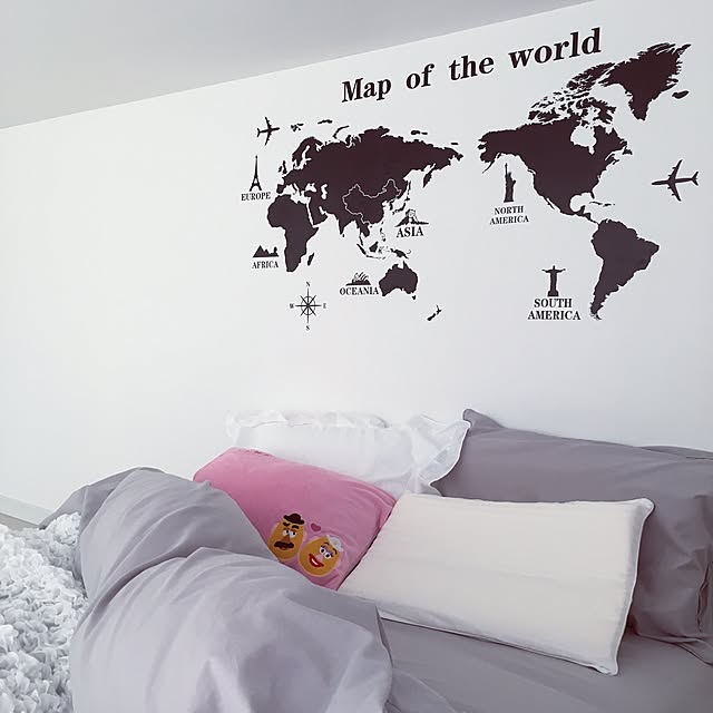 Bedroom,しまむら,マットレス直置き,まくらカバー,ピンク♡,ウォールステッカー,一人暮らし,ダイソー,IKEA,楽天で買ったもの,シンプルに暮らしたい,ニトリ,ホワイト,白グレー時々ピンク yukamの部屋