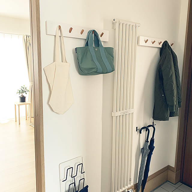 スリッパラック,傘掛けアイアンバー,バッグ・上着 置き場,コートハンガー,Entrance,セリアのフック,ナゲシレールブラケット,DIY raracoccoの部屋