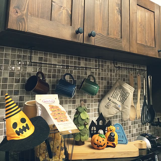 Kitchen,ダイソーのマグカップ,セリア,モザイクタイル,ハロウィン,造作キッチン,キッチンツール,見せる収納 yu_chanの部屋