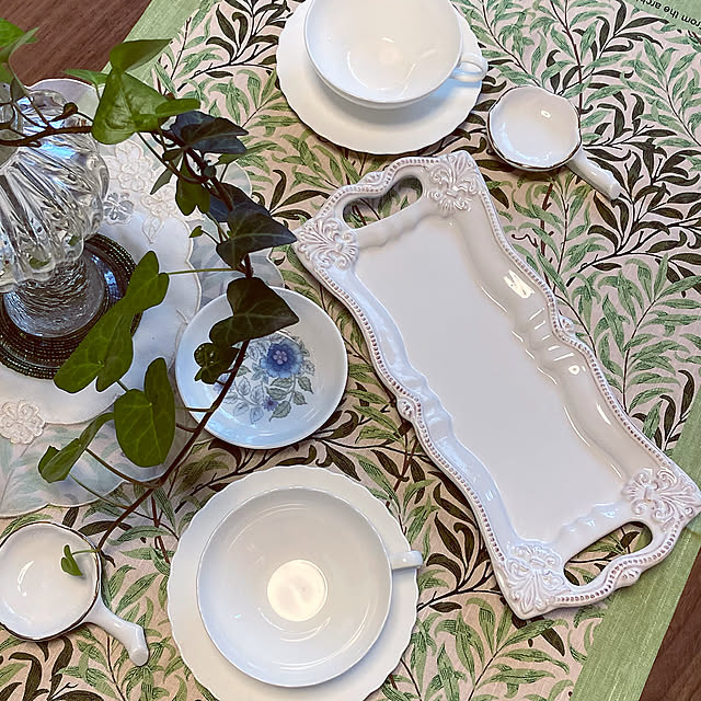 Green Willow,ハルモニア,ウィリアムモリスのティータオル,クレメンタイン小皿,グリーンのある暮らし,植物のある暮らし,アンティークのある暮らし,狭小住宅を楽しむ,みて頂きありがとうございます♡,花瓶,フラワーベース,ウエッジウッド,器好き,お皿好き,My Desk keikoの部屋