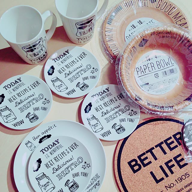 Kitchen,パーティ用に.｡.:✽・ﾟ,コースター,お皿,ブルックリンスタイルに憧れる☆,セリア新商品 cocoshokolaの部屋