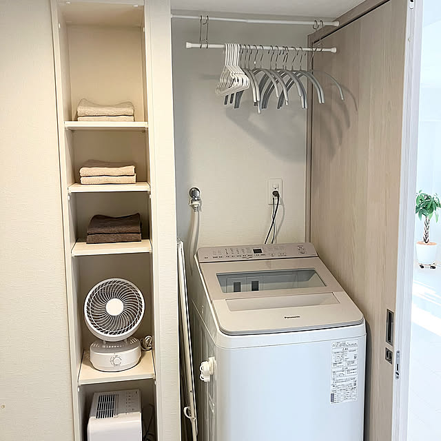 Bathroom,サーキュレーター,除湿機,部屋干し,洗濯機まわり,洗濯機まわりの収納,洗濯機周り,洗濯機,脱衣所可動棚,脱衣所&洗面所&ランドリー,脱衣所収納,脱衣所収納棚,脱衣所,収納スペース yの部屋