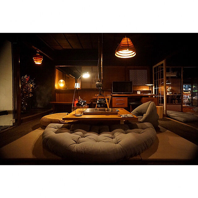 座椅子,囲炉裏テーブル,お気に入り,日本家屋,築100年以上の平屋,農家の家,古民家,暗い部屋,Overview cyobinonの部屋