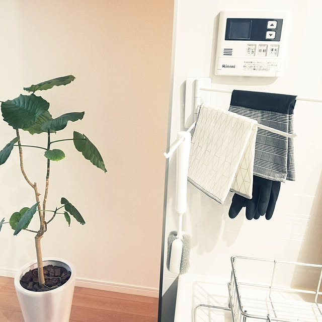 Kitchen,布巾かけ,ゴム手袋,ニトリの伸縮ボトル洗い,towerシリーズ,セリアの布巾,towerの布巾かけ,セリアのゴム手袋 pinokoの部屋