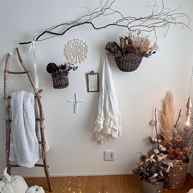On Walls,アンティーク風,秋の模様替え,流木ラダーDIY,ドライフラワーのある暮らし,壁飾り TCFJの部屋