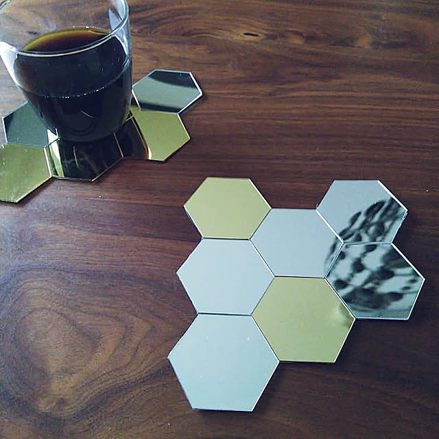 My Desk,新商品,団地住まい,シンプルな暮らし,セリア,ミラー風タイルシール,手作りコースター waniwaniの部屋